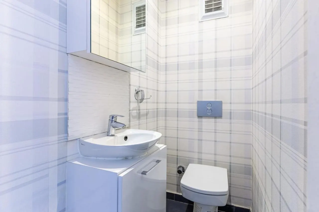 Spacious Apartment On Bagdat Street Kadikoy 伊斯坦布尔